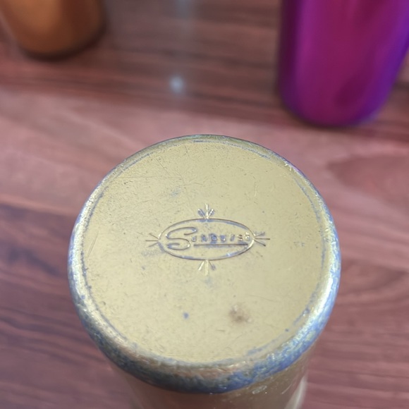 Sunburst cups and pitchers - Picture 5 of 9